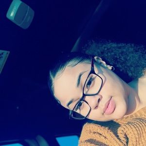 Meet your Posher, Niah